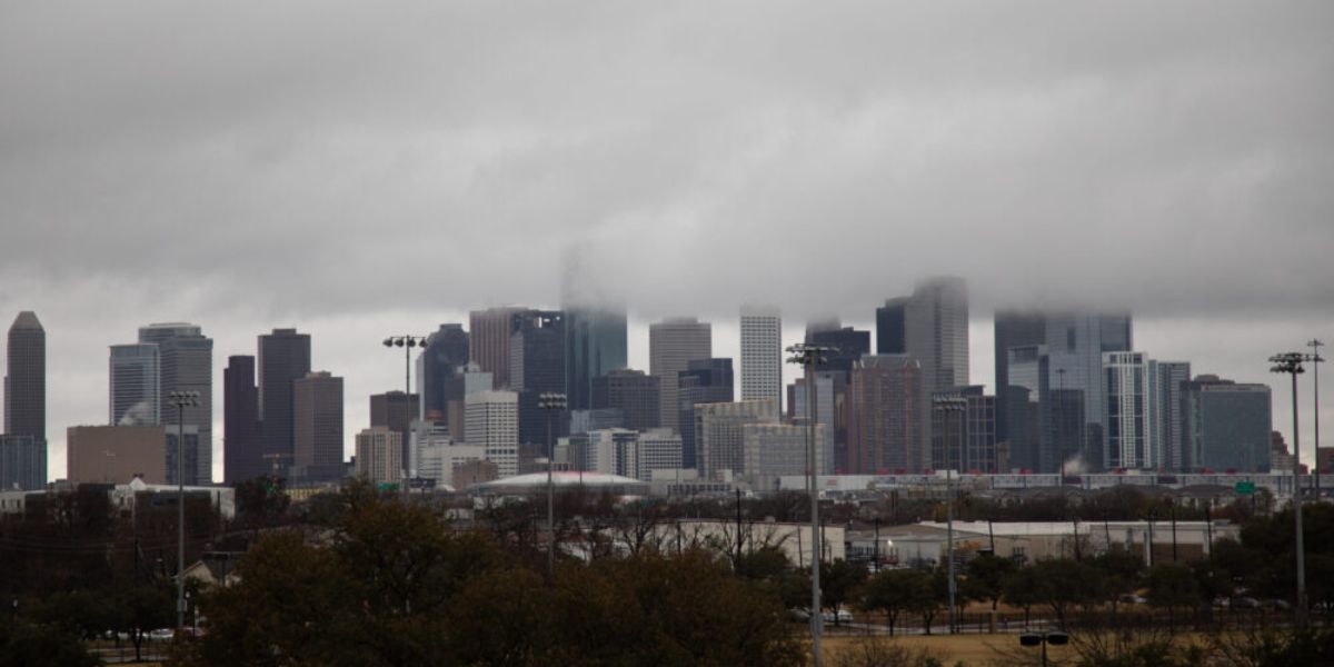Cold Snap Hits Houston, Morning Lows in the 30s Expected through Tuesday (1)