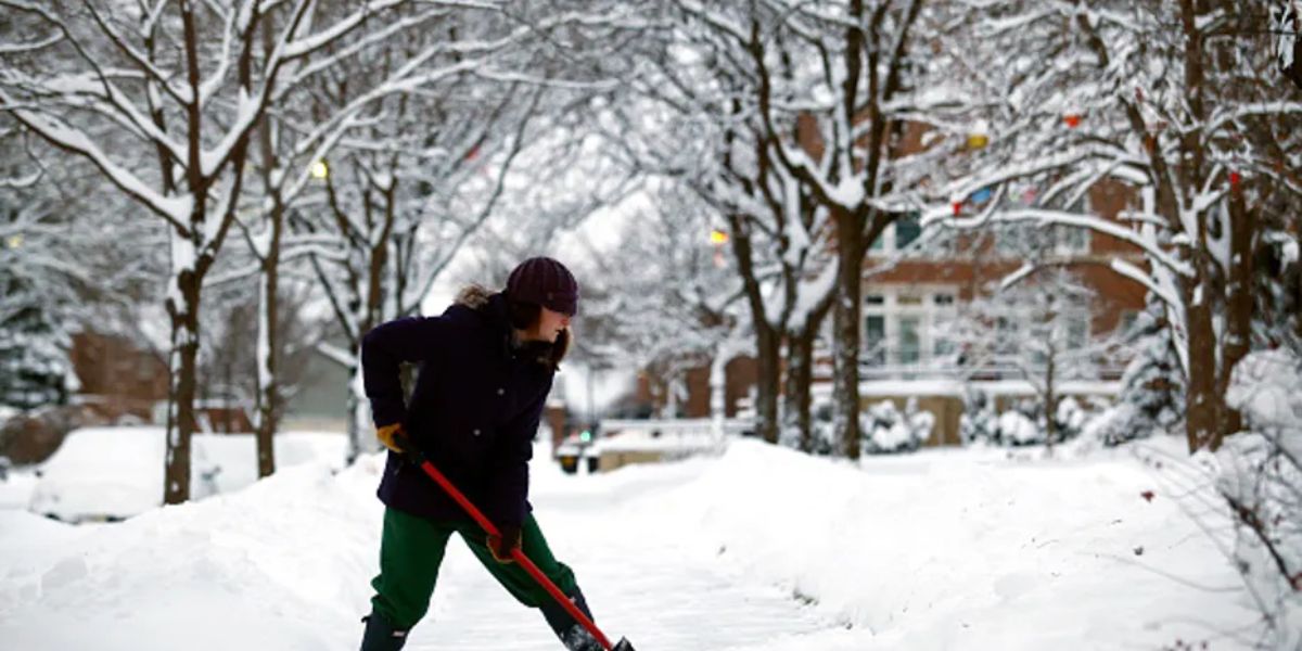 Cold Weekend Ahead, But Christmas Week Looks Milder in Metro Detroit (1)