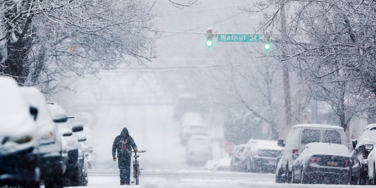 Northeast Wisconsin Weather Outlook Flash Freeze Risk, Rain-to-Snow Mix, and Milder Air Ahead (1)