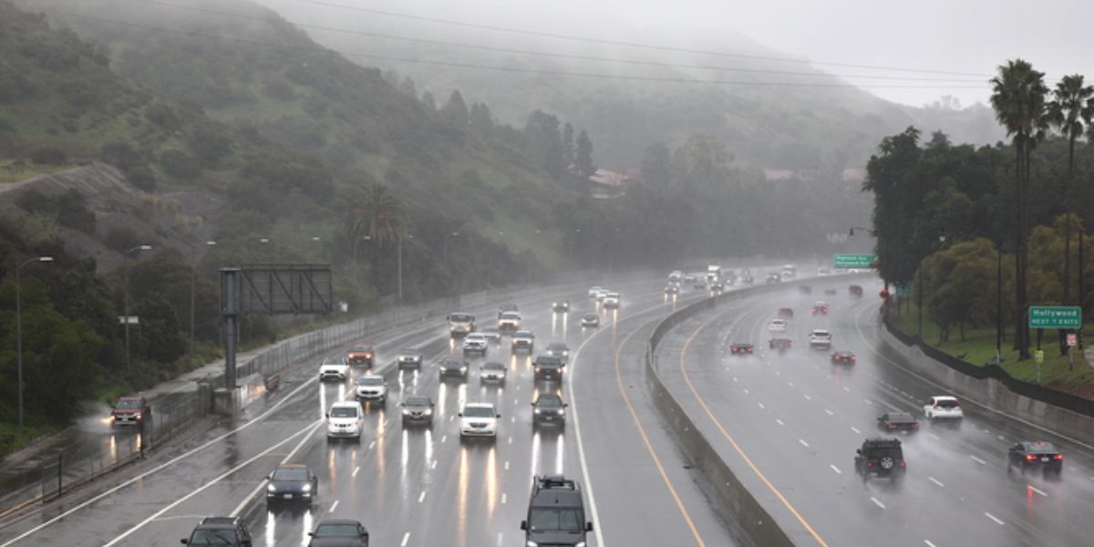 Powerful Storm Brings Heavy Rain, High Winds, and Flood Risk to Southern California This Christmas (1)