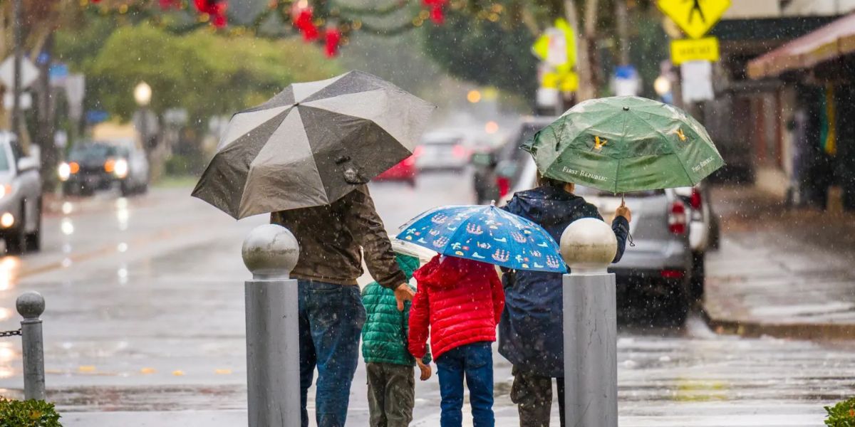 Santa Ana Winds Return to Southern California Ahead of New Year’s Rain