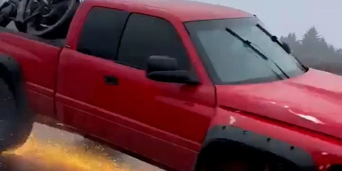 Wanted Man Arrested after High-Speed Chase on Oregon Coast, Construction Workers Help Subdue Suspect