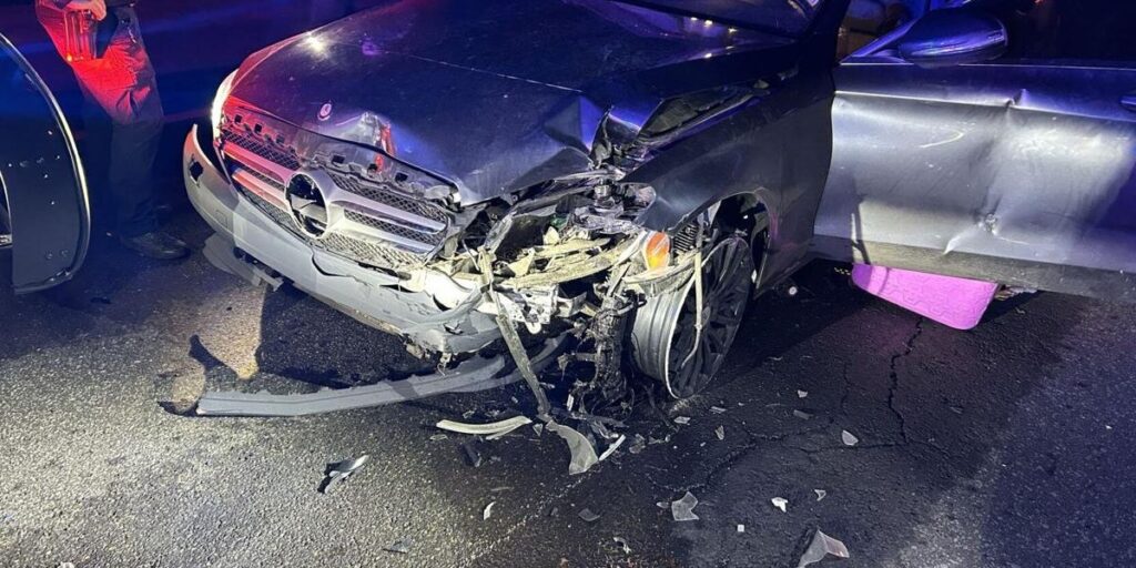 Woman Hits Multiple Vehicles during Redmond Chase after taking Child without Permission (1)