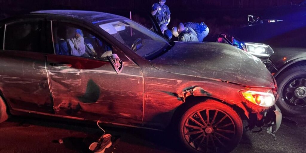 Woman Hits Multiple Vehicles during Redmond Chase after taking Child without Permission (2)