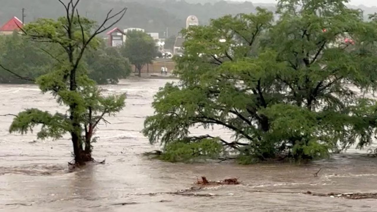Severe Storms Trigger Tornado Warnings and Flash Flood Threat Across the South