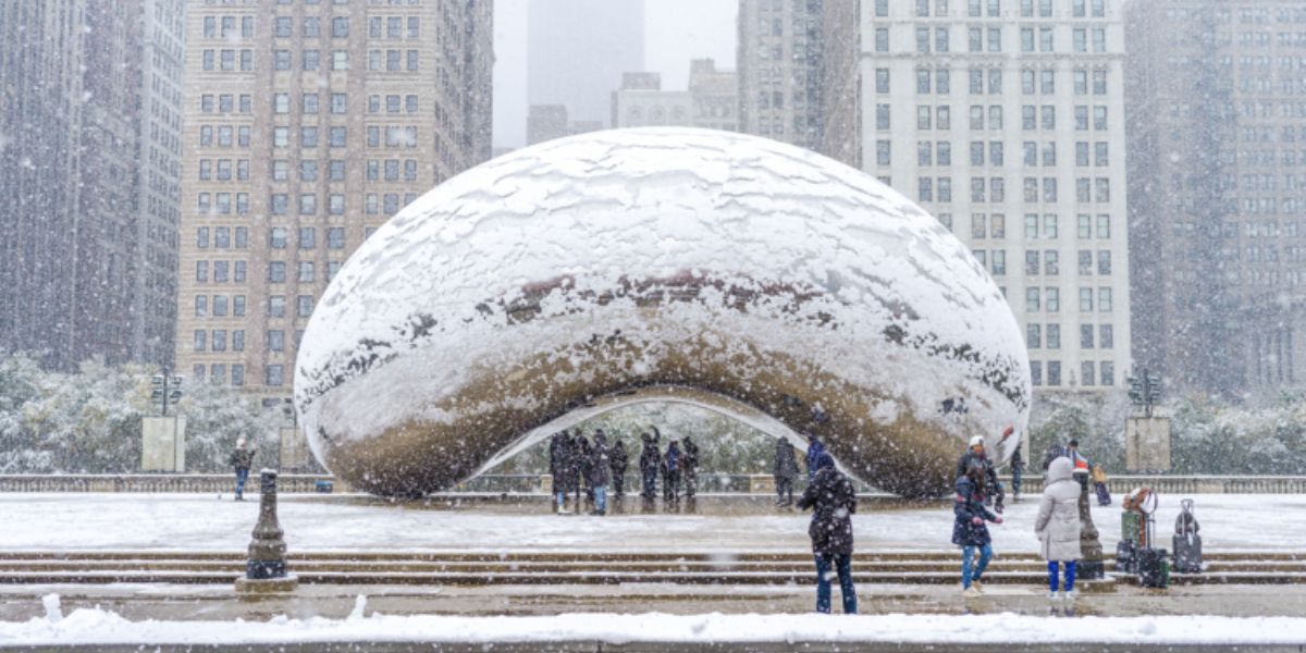 Unseasonably Mild Weather to Start the Week in Chicago, Rain and Snow Possible Later